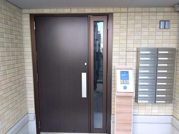 ウィン行徳のエントランス