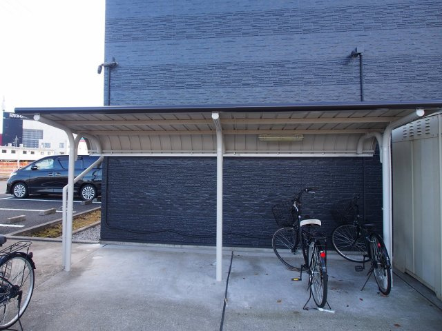 レオパレス吉宗のその他|屋根付き駐輪場