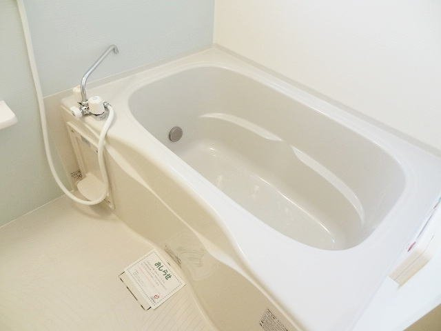 ラフィーネＥの浴室|日々の疲れを癒すお風呂付です