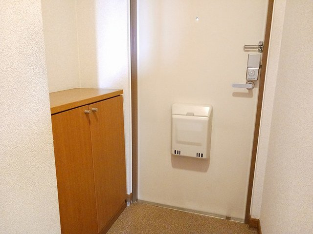 サニーガーデンの玄関|明るい玄関です