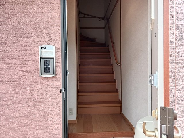 ソリアードノーノの玄関|収納もある玄関です