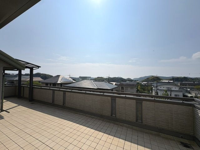 【バルコニー】 | 中古一戸建　高知市春野町南ケ丘６丁目