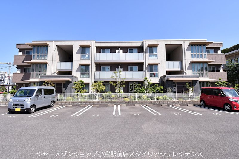 ヴィラ　ダンク上到津の外観