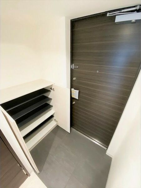 S-RESIDENCE名駅Northの玄関