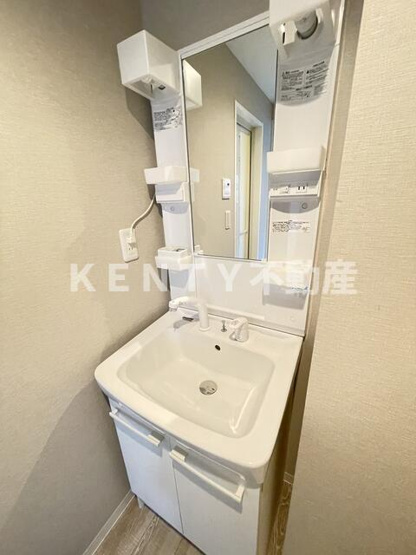 【洗面所】 | ロータス糀谷 | 明るい洗面所です