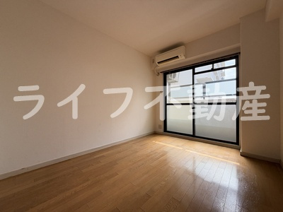 ジュネス高井田の洋室|個人の部屋や寝室として使える洋室です