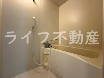 ジュネス高井田の浴室|きれいなお風呂です