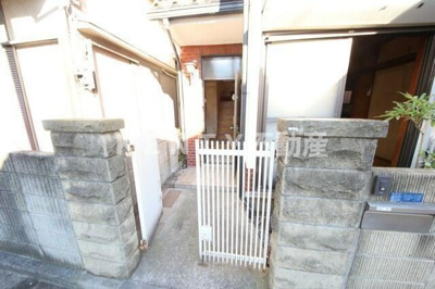 【エントランス】 | 西六郷3-10-18戸建 | エントランスです