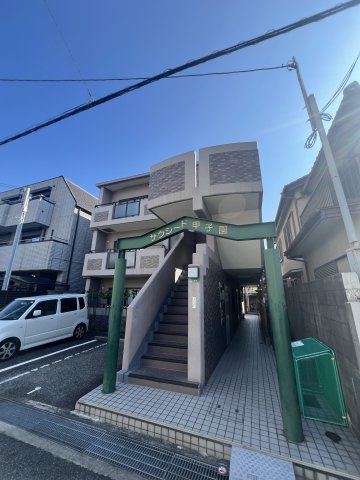 サクシード甲子園の外観