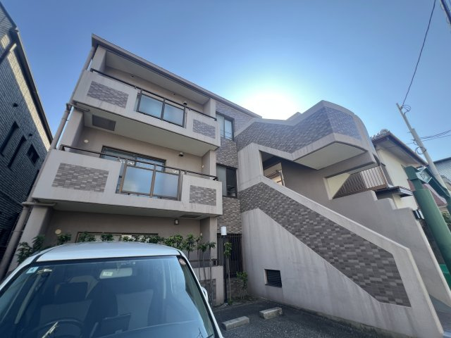 サクシード甲子園の外観
