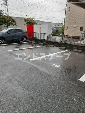 メルベーユＢの駐車場|高崎、前橋のお部屋探しはエンドスケープまで！お客様の理想お聞かせ下さい♪