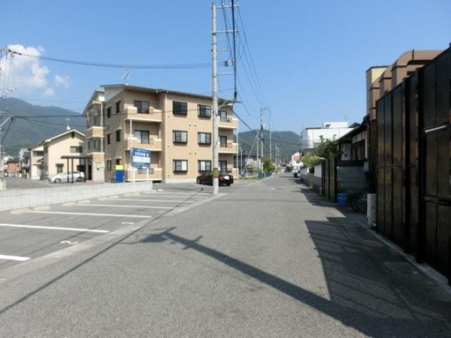 プチコートの駐車場
