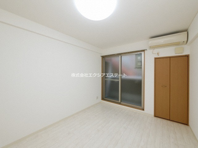 矢田健商店中ノ棟マンションの居間・リビング