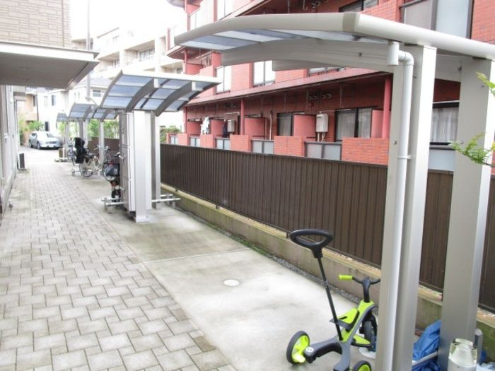 ソラーナの駐車場