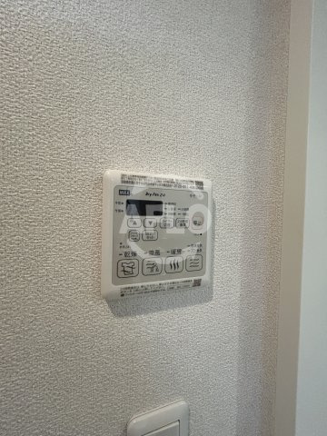 シャーメゾンshin-osaka westの洗面所|浴室乾燥機