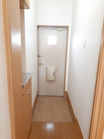 ＬＵＰＩＮＡＳの玄関|明るい玄関です
