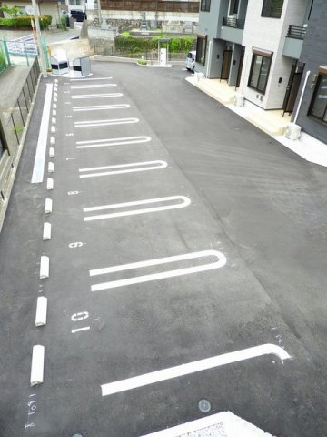 ハレ　ラキ　Ｂ棟の駐車場|駐車場があります