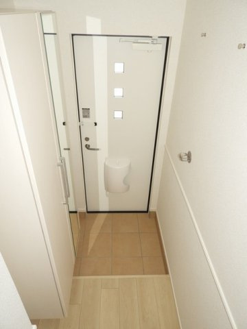 ザ　マヨン　Ⅱの玄関|収納もある玄関です