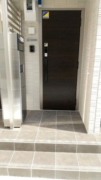 セレスティア北小岩のエントランス