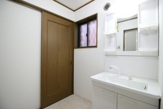 横浜市港北区小机町戸建の洗面所
