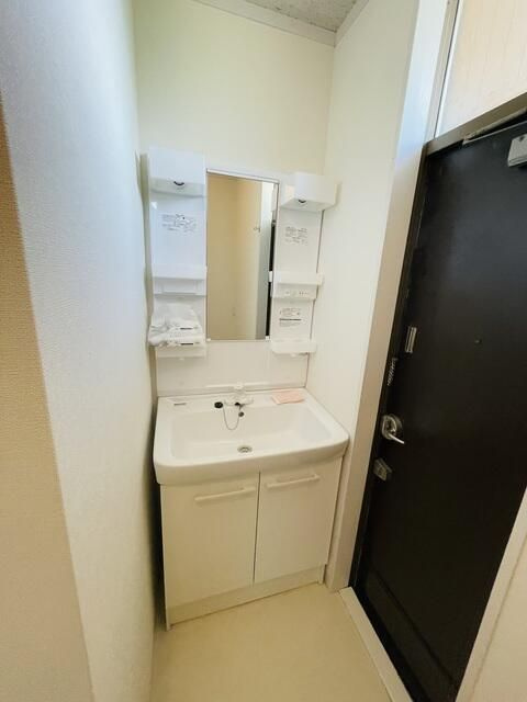 西之谷町戸建の洗面所