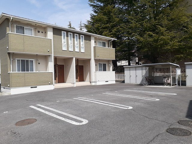 ゴールドクレスト　Ｂの駐車場