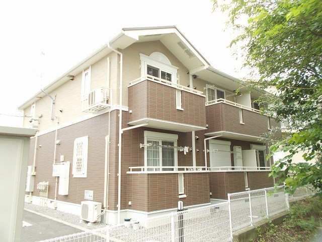 ゴールドクレスト　Ｂの外観