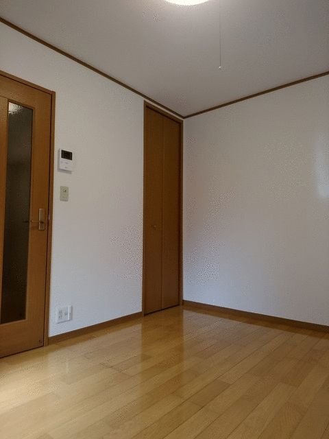 プロムナード生麦Ｃ棟の居間・リビング
