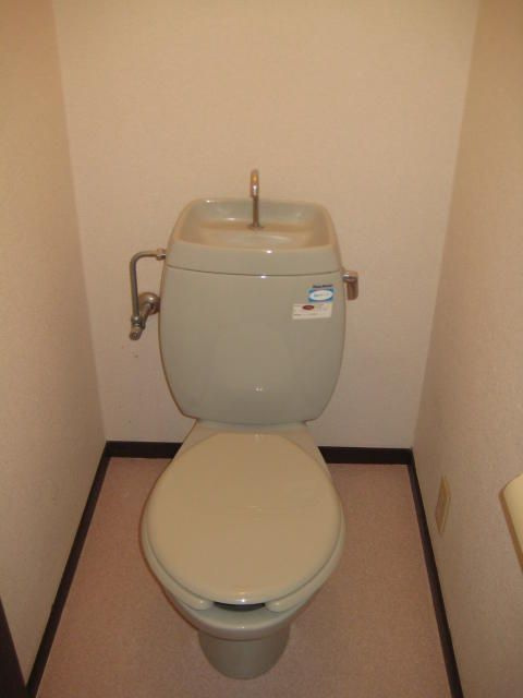 メゾン杉の里のトイレ