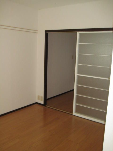 メゾン杉の里の収納