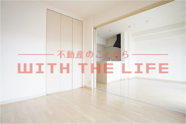 リ・エミネンス【10,000円キャッシュバック対象物件】の居間・リビング|使いやすいリビングです