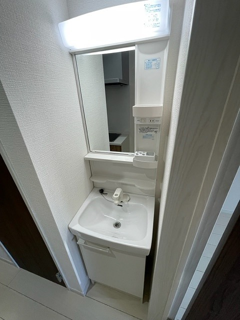 横浜市戸塚区平戸町のアパートの洗面所