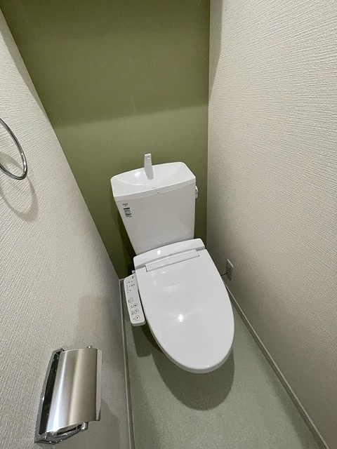 横浜市戸塚区平戸町のアパートのトイレ