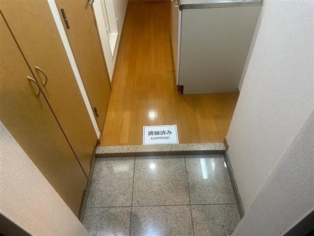 ルーブル早稲田弐番館の玄関