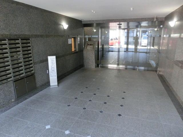 ルーブル早稲田弐番館のエントランス