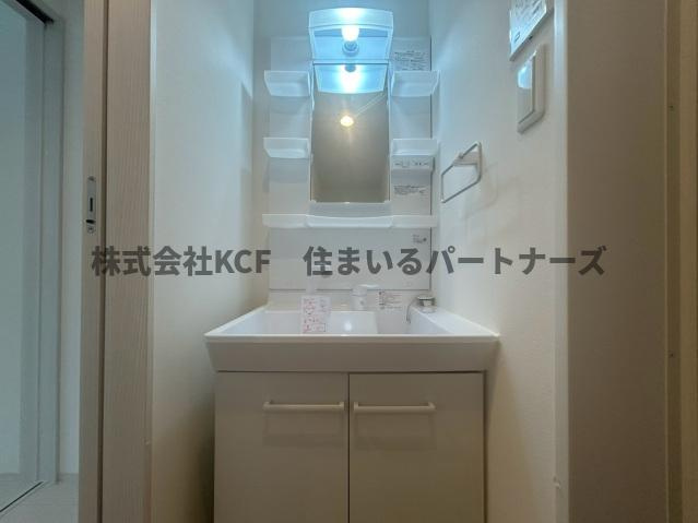エクシア御井駅前の洗面所|明るい洗面所です