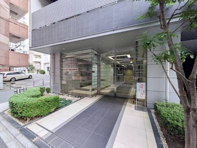 ＺＯＯＭ市谷本村町のエントランス