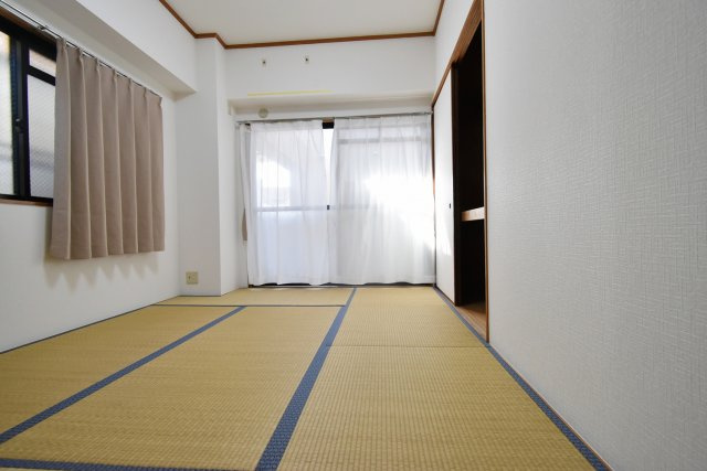 セレニテ甲子園口の和室