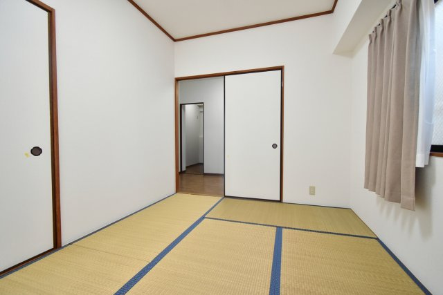 セレニテ甲子園口の和室