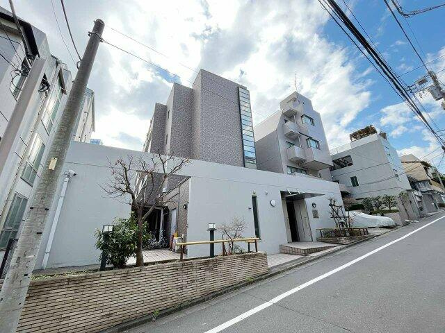 メゾンベール南麻布の間取り