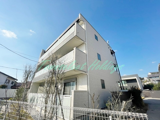 鎌倉市稲村ガ崎２丁目の賃貸マンションの外観