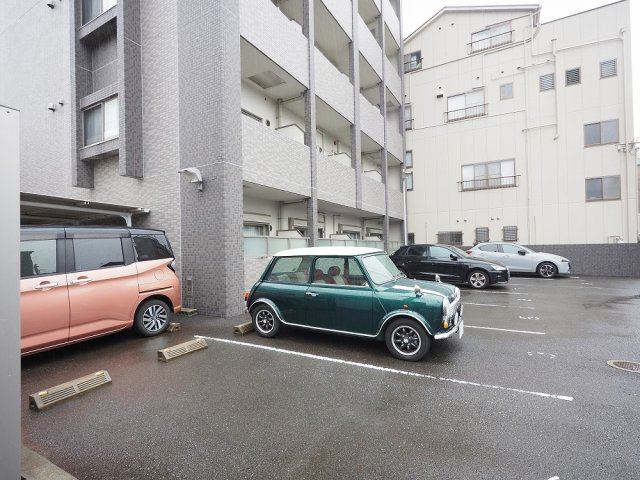 GRACE　COURT　IIの駐車場