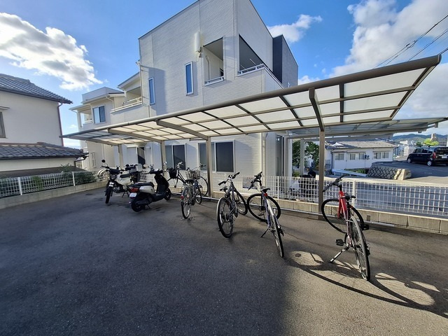 ＰＬＥＩＮ　ＳＯＬＥＩＬ　東霞町のその他共用部分|駐輪場・バイク置場