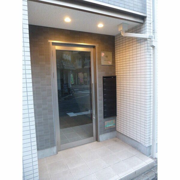 櫻のエントランス