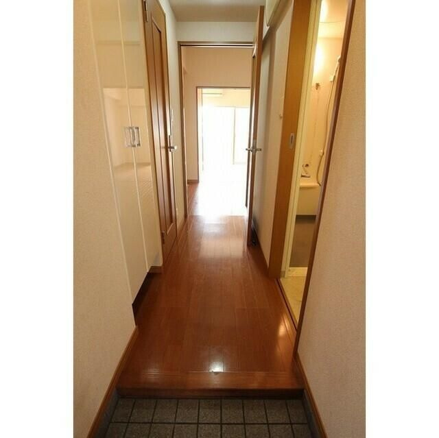 フラットパル山王の玄関