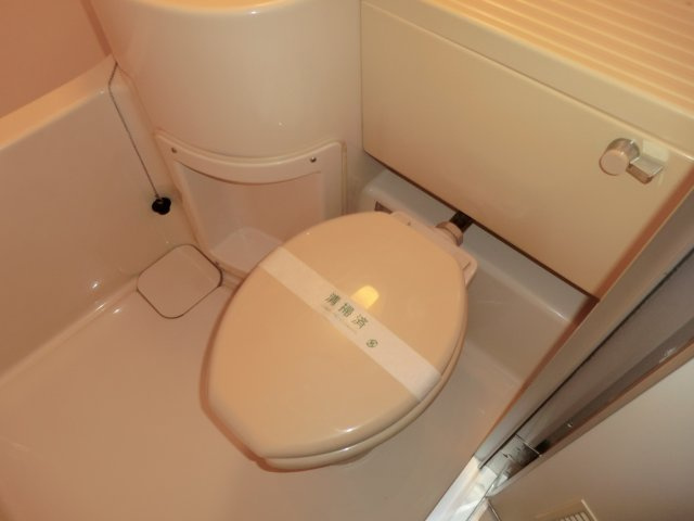 浴室内にトイレがあります☆