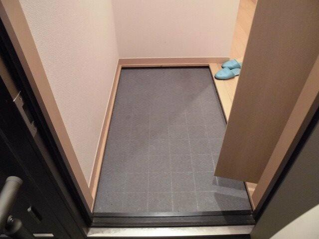 ネオコーポフロラⅠの玄関