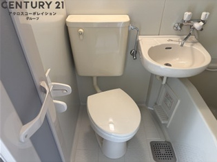 浴室内にトイレがあります☆