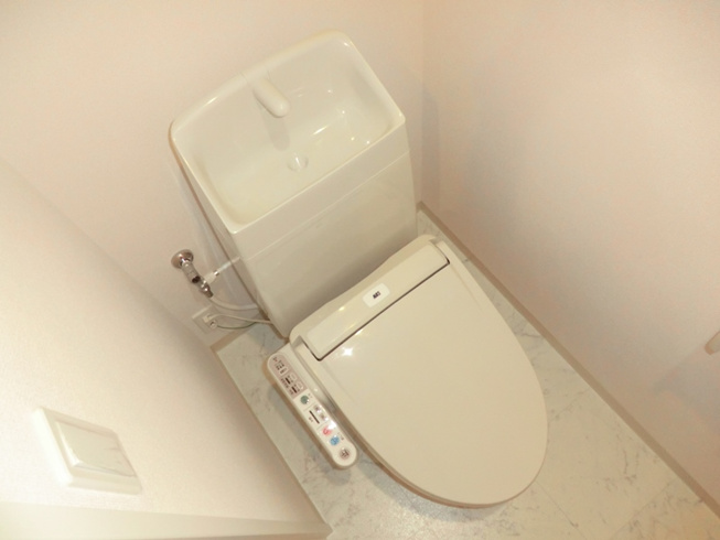 温水洗浄便座付きのトイレです！