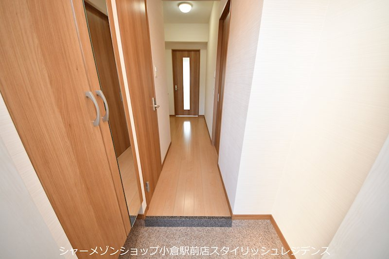 アルゴ南小倉の玄関